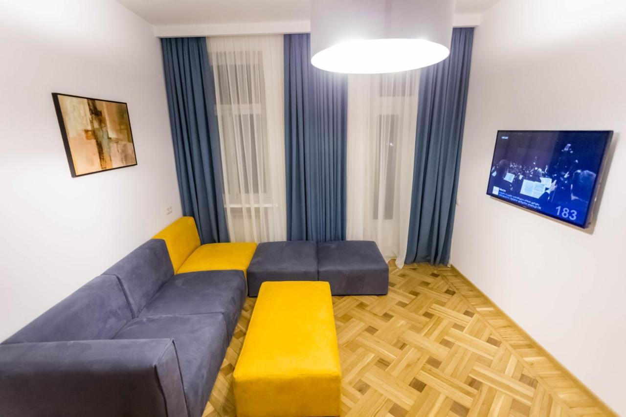 Luxury 3 Bedroom Apartment By Freedom Square City Center Tiflis Exterior foto